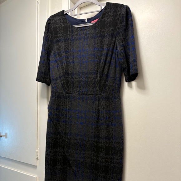 Betsey Johnson Dresses & Skirts - Betsey Johnson dress - asymmetrical hem - size 6